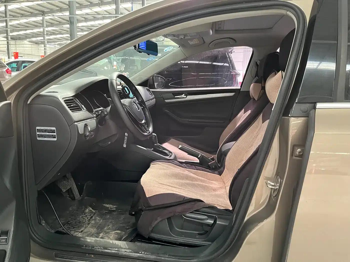 2015 Volkswagen Sagitar 1.6L Automatic Comfort Model — миниатюра 6