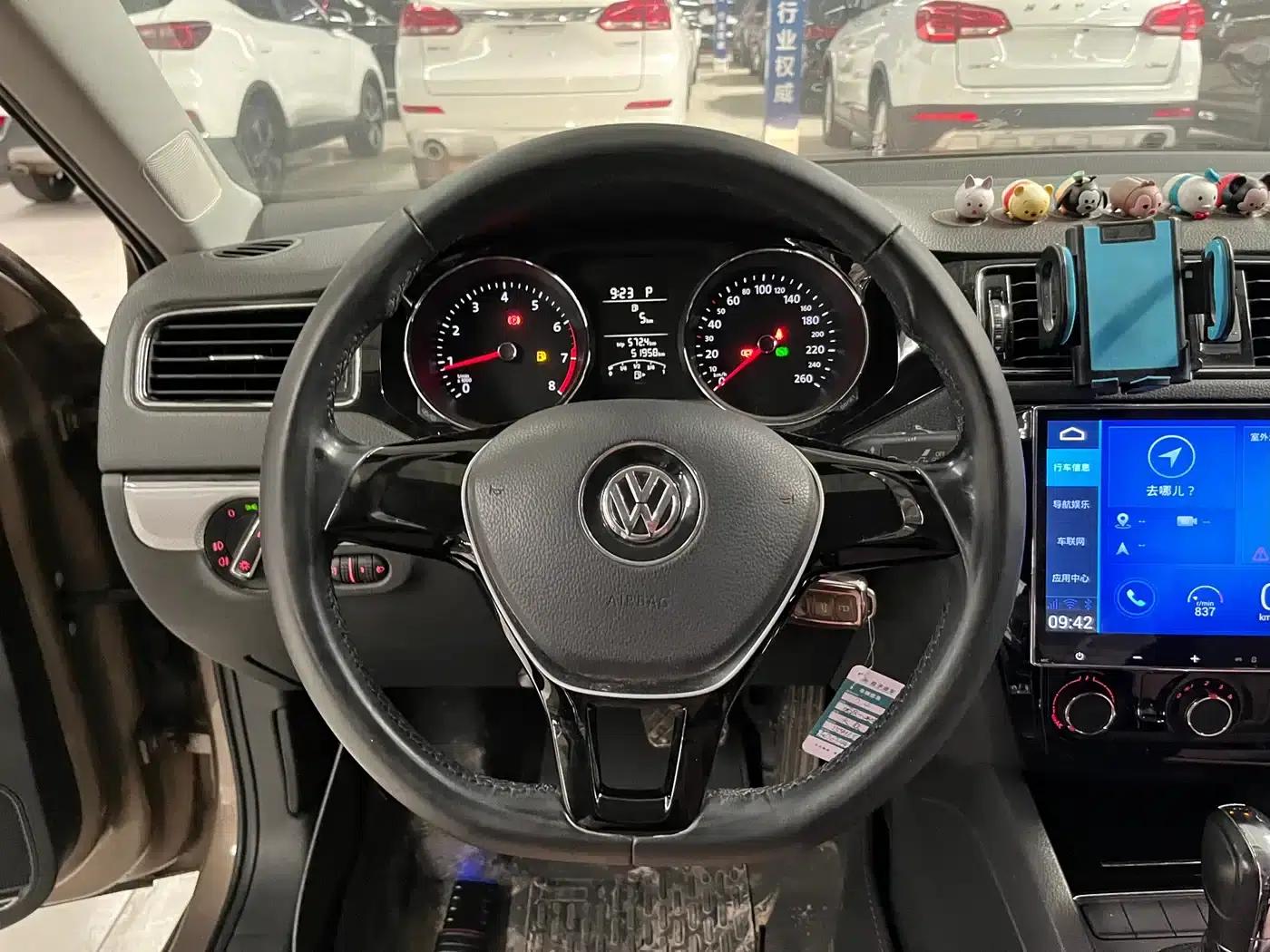 2015 Volkswagen Sagitar 1.6L Automatic Comfort Model — миниатюра 7