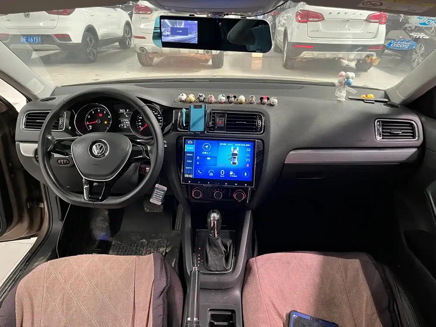 2015 Volkswagen Sagitar 1.6L Automatic Comfort Model — миниатюра 8