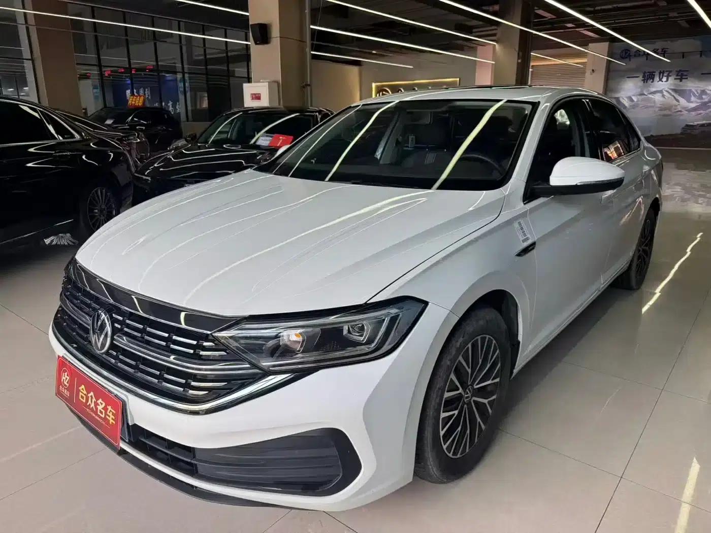 2024 Volkswagen Sagitar 200TSI DSG Flying Edition — миниатюра 1