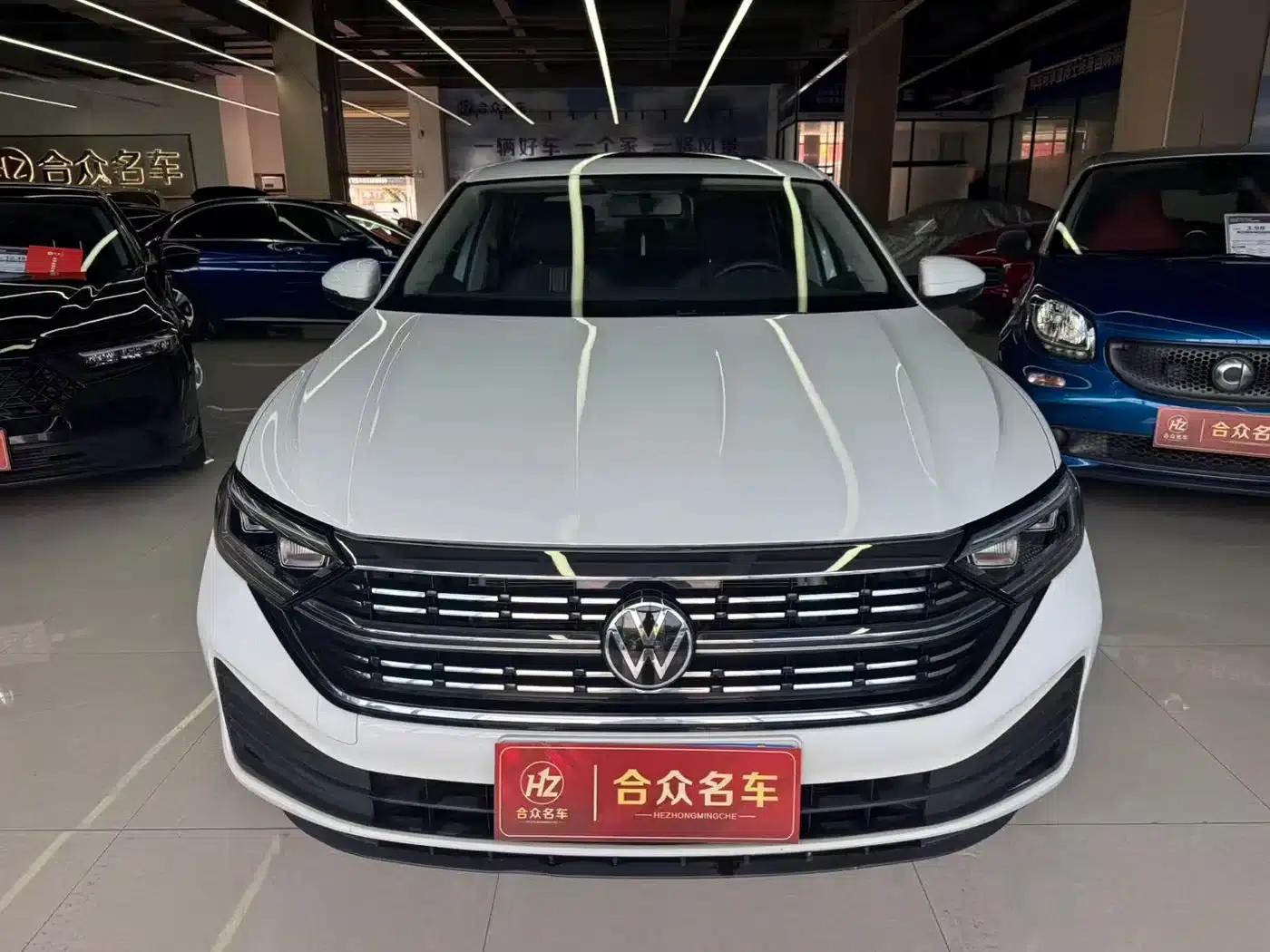 2024 Volkswagen Sagitar 200TSI DSG Flying Edition — миниатюра 2