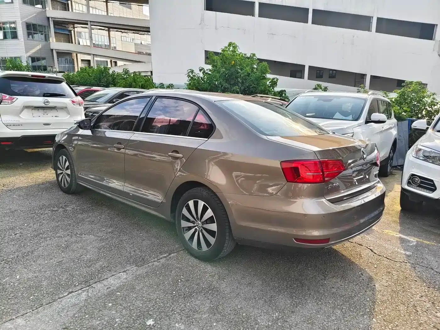 2018 Volkswagen Sagitar 1.6L Automatic Comfort Model — миниатюра 9