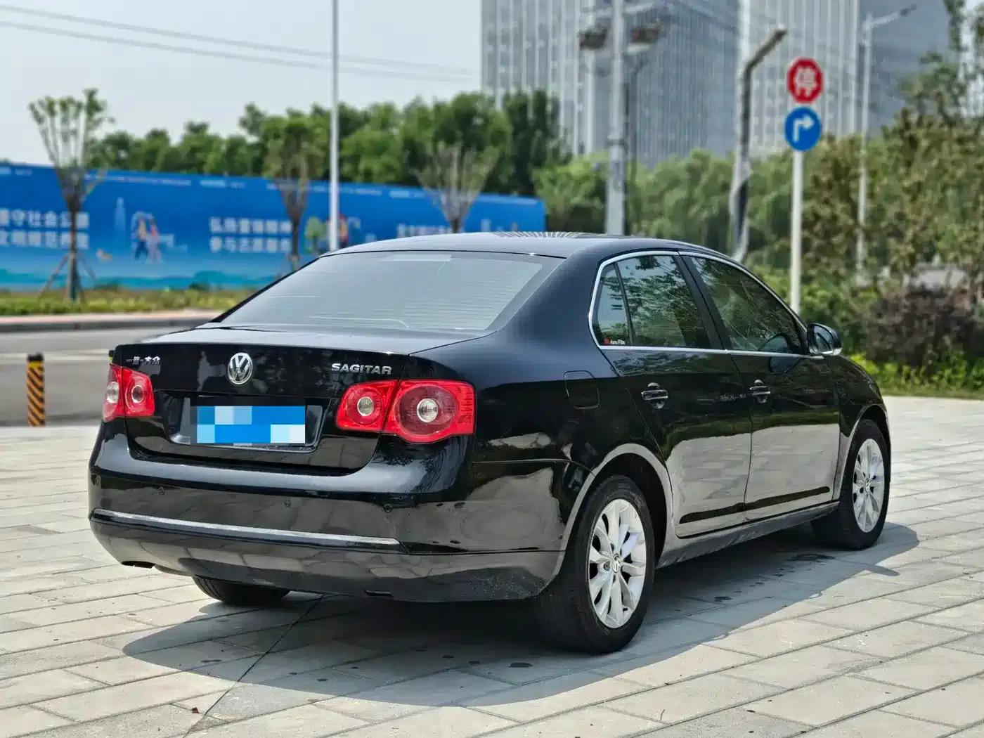 2011 Volkswagen Sagitar 1.6L Automatic Fashion Edition — миниатюра 6