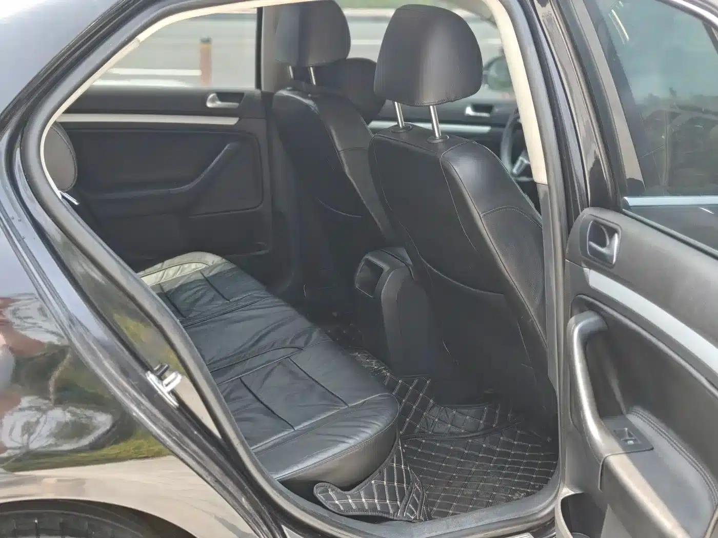 2011 Volkswagen Sagitar 1.6L Automatic Fashion Edition — миниатюра 8