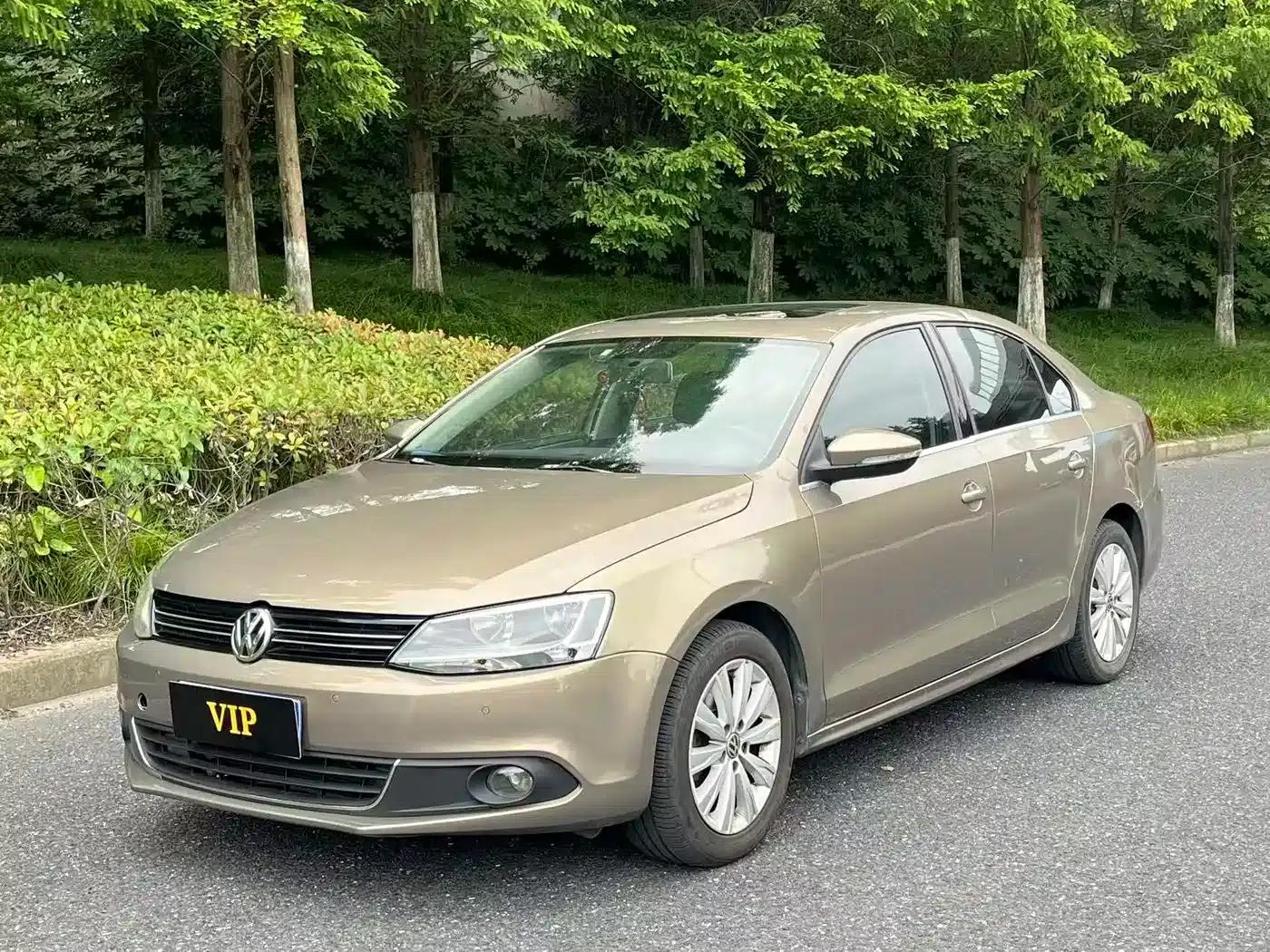 2014 Volkswagen Sagitar Facelift 1.4TSI Automatic Luxury — миниатюра 1