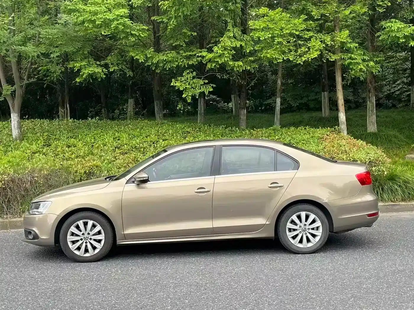 2014 Volkswagen Sagitar Facelift 1.4TSI Automatic Luxury — миниатюра 2