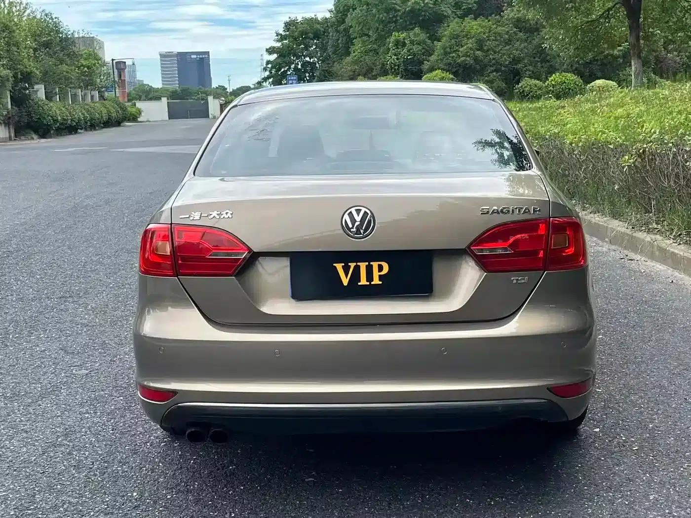 2014 Volkswagen Sagitar Facelift 1.4TSI Automatic Luxury — миниатюра 6