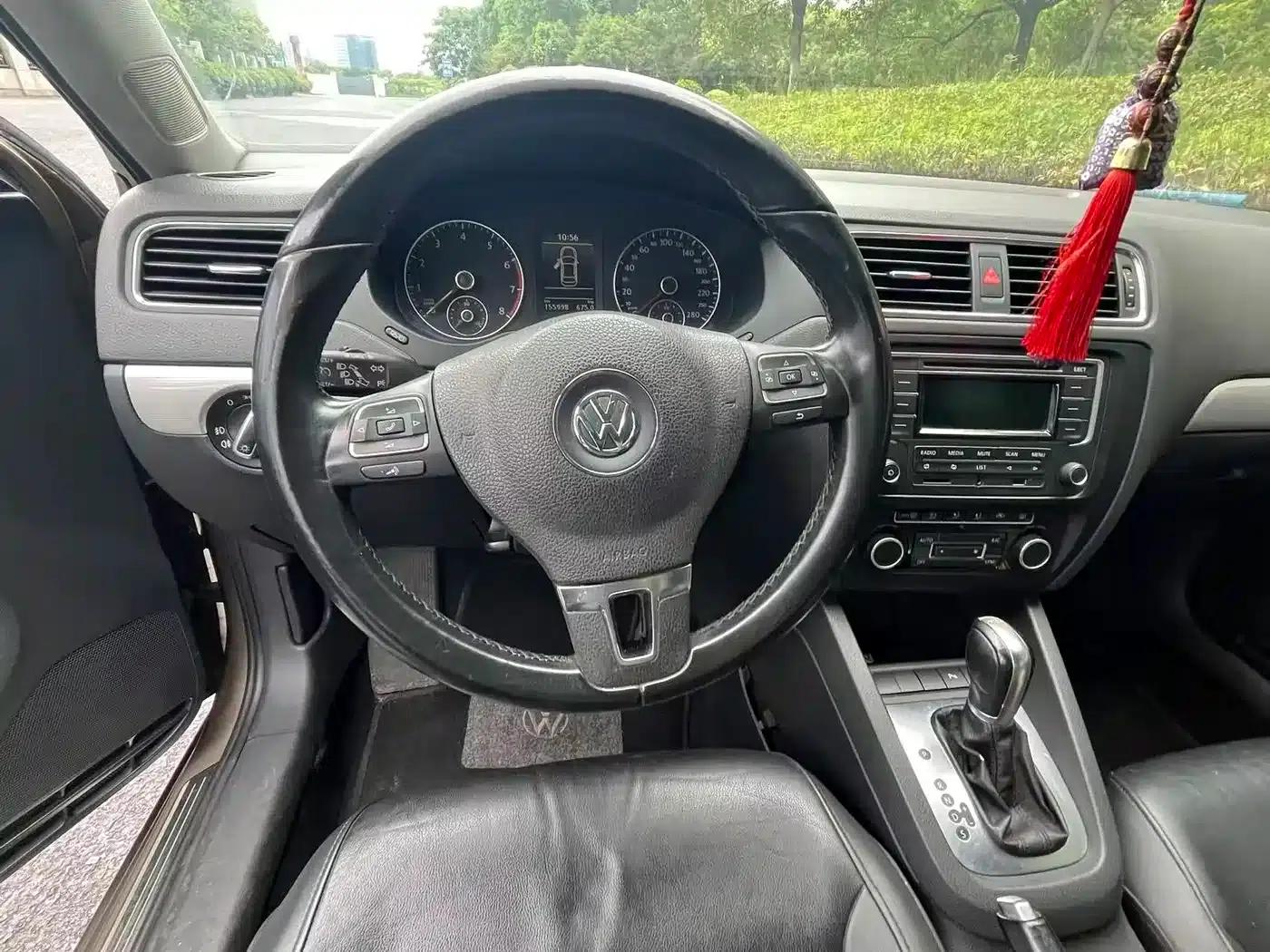 2014 Volkswagen Sagitar Facelift 1.4TSI Automatic Luxury — миниатюра 8