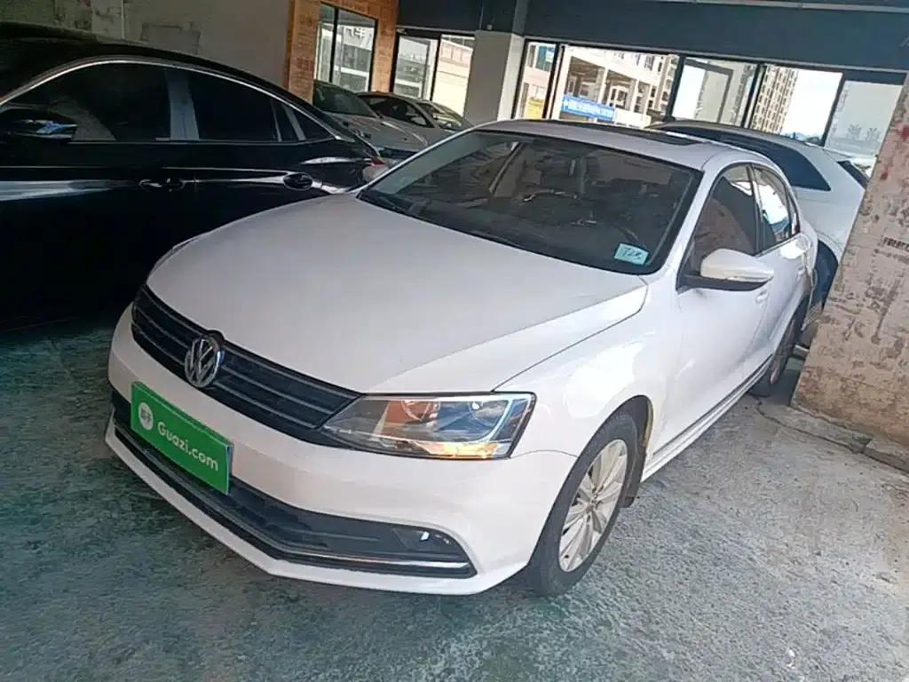 2015 Volkswagen Sagitar 230TSI Manual Comfort Edition — миниатюра 1