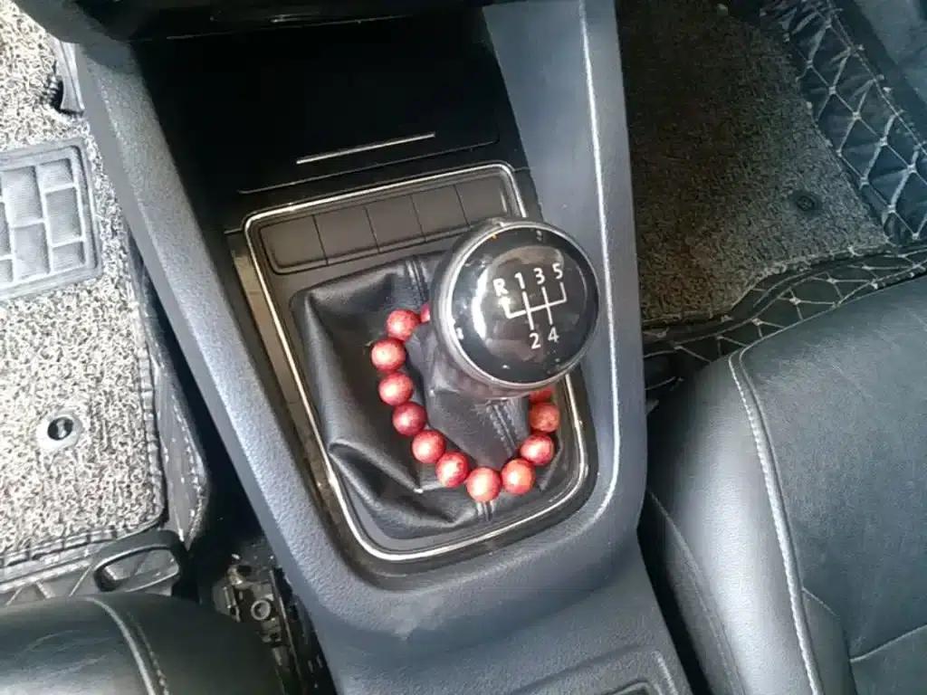 2015 Volkswagen Sagitar 230TSI Manual Comfort Edition — миниатюра 14