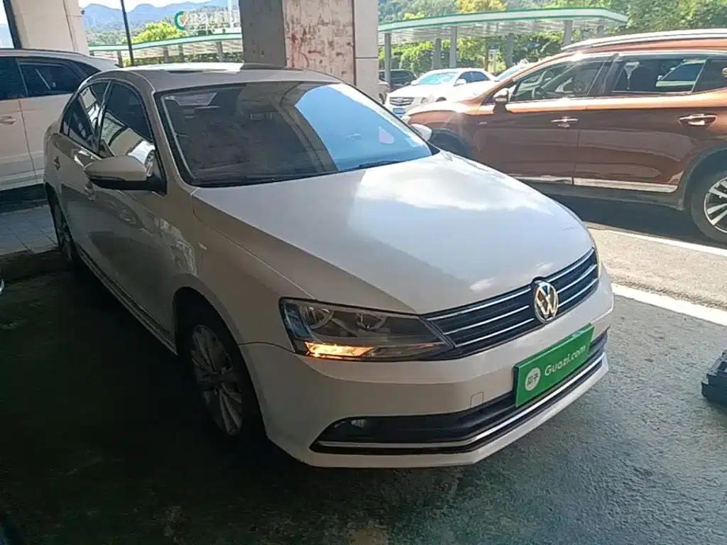2015 Volkswagen Sagitar 230TSI Manual Comfort Edition — миниатюра 4