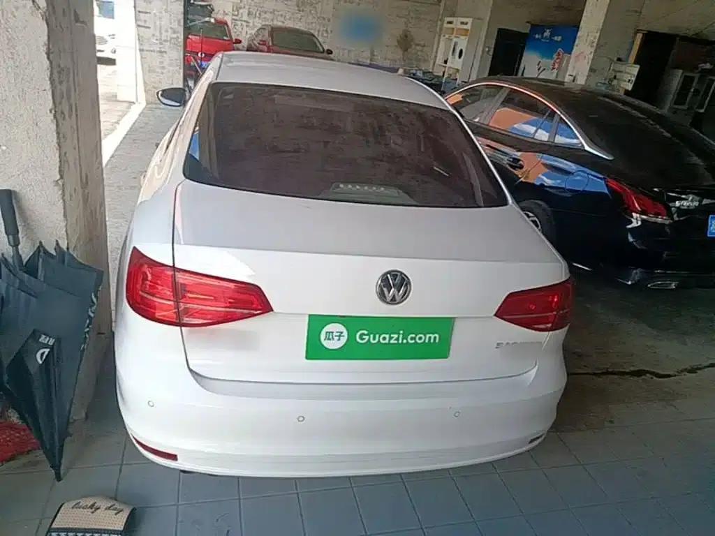 2015 Volkswagen Sagitar 230TSI Manual Comfort Edition — миниатюра 6