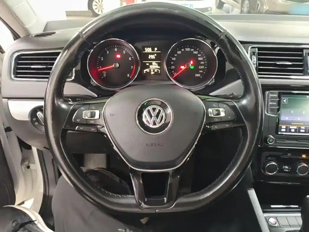 2018 Volkswagen Sagitar 1.6L Automatic Comfort Model — миниатюра 11