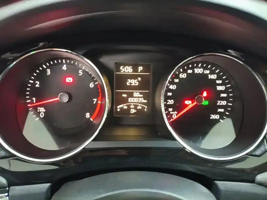 2018 Volkswagen Sagitar 1.6L Automatic Comfort Model — миниатюра 12