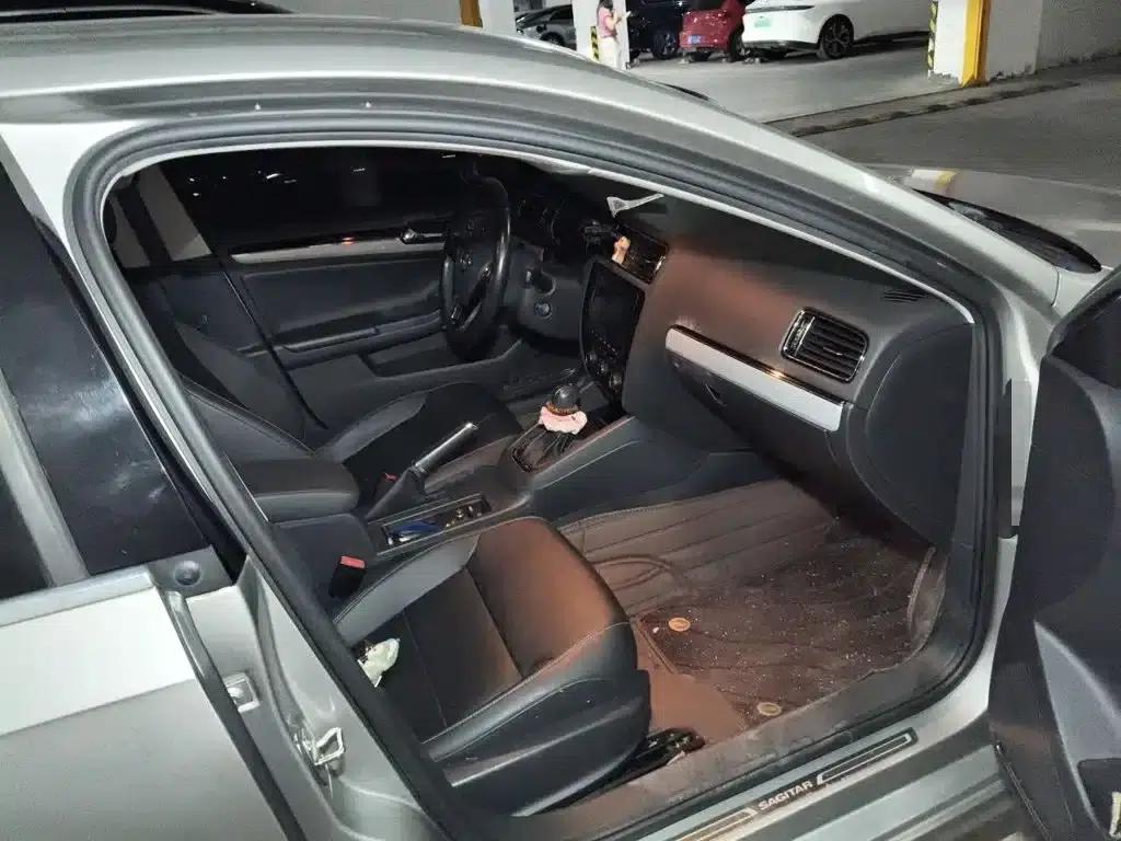 2017 Volkswagen Sagitar 230TSI Automatic Comfort Edition — миниатюра 20