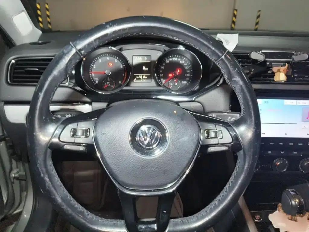 2017 Volkswagen Sagitar 230TSI Automatic Comfort Edition — миниатюра 3