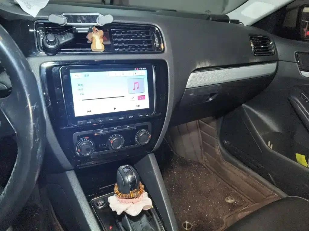 2017 Volkswagen Sagitar 230TSI Automatic Comfort Edition — миниатюра 6