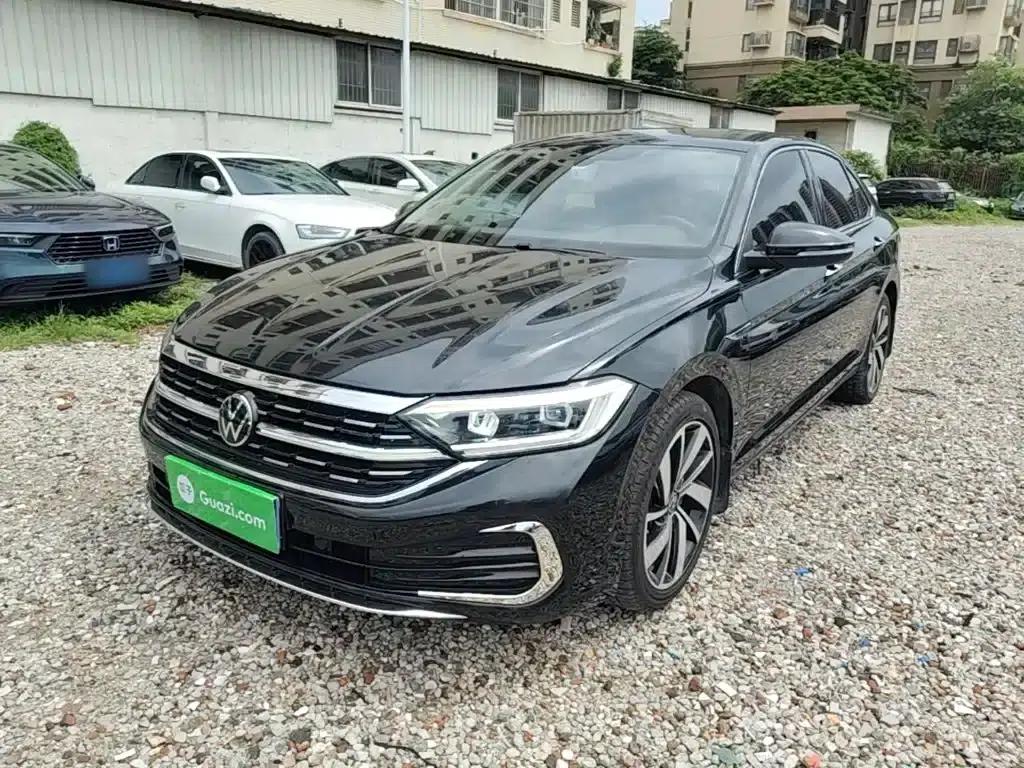 2023 Volkswagen Sagitar 300TSI DSG Excellence Edition — миниатюра 2