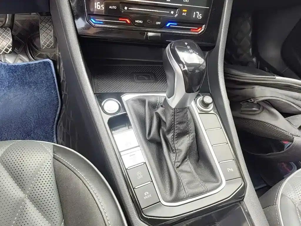 2023 Volkswagen Sagitar 300TSI DSG Excellence Edition — миниатюра 14