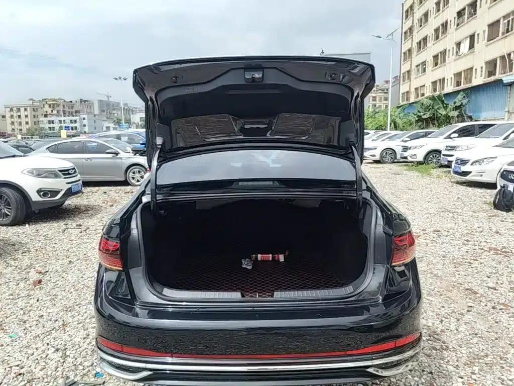 2023 Volkswagen Sagitar 300TSI DSG Excellence Edition — миниатюра 19