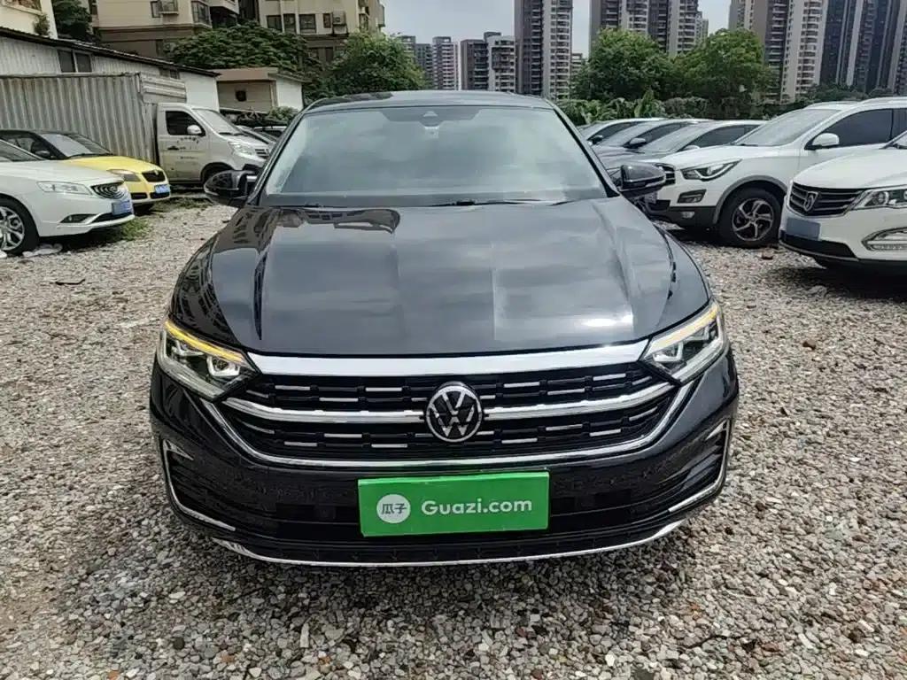 2023 Volkswagen Sagitar 300TSI DSG Excellence Edition — миниатюра 3