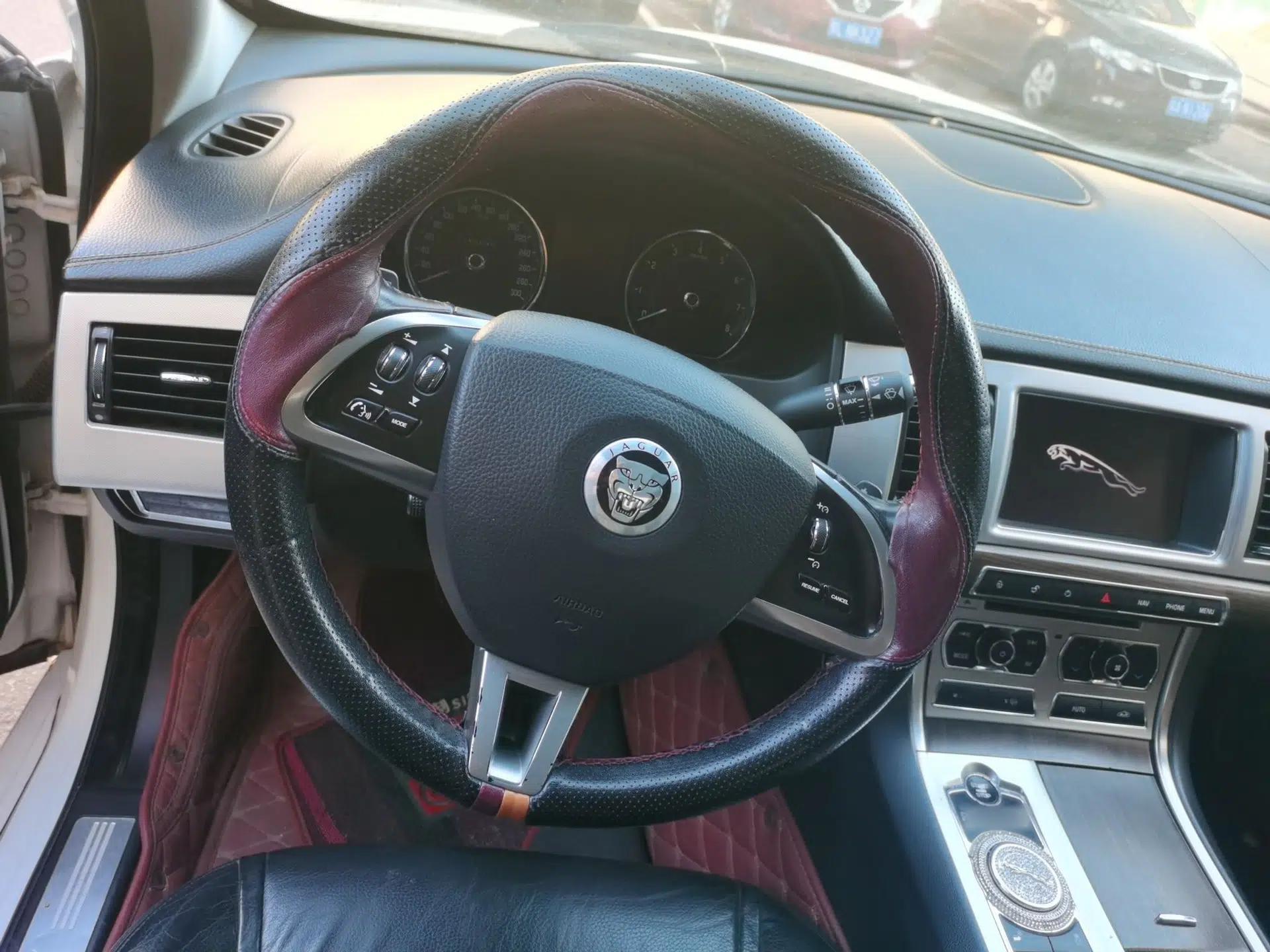 Jaguar XF 2013 XF 2.0T Luxury Edition — миниатюра 10