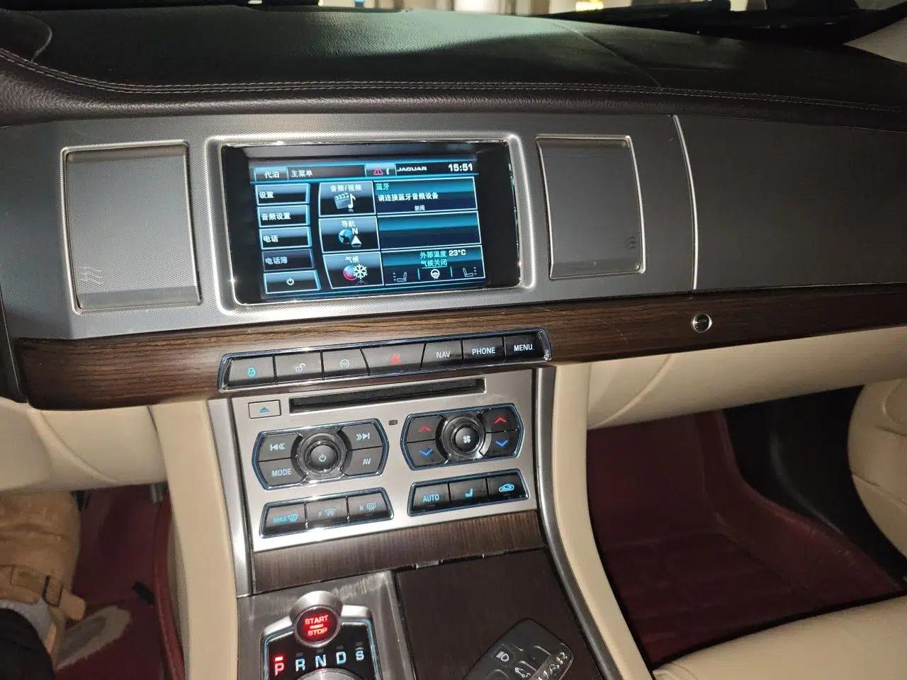 Jaguar XF 2013 XF 2.0T Luxury Edition — миниатюра 13