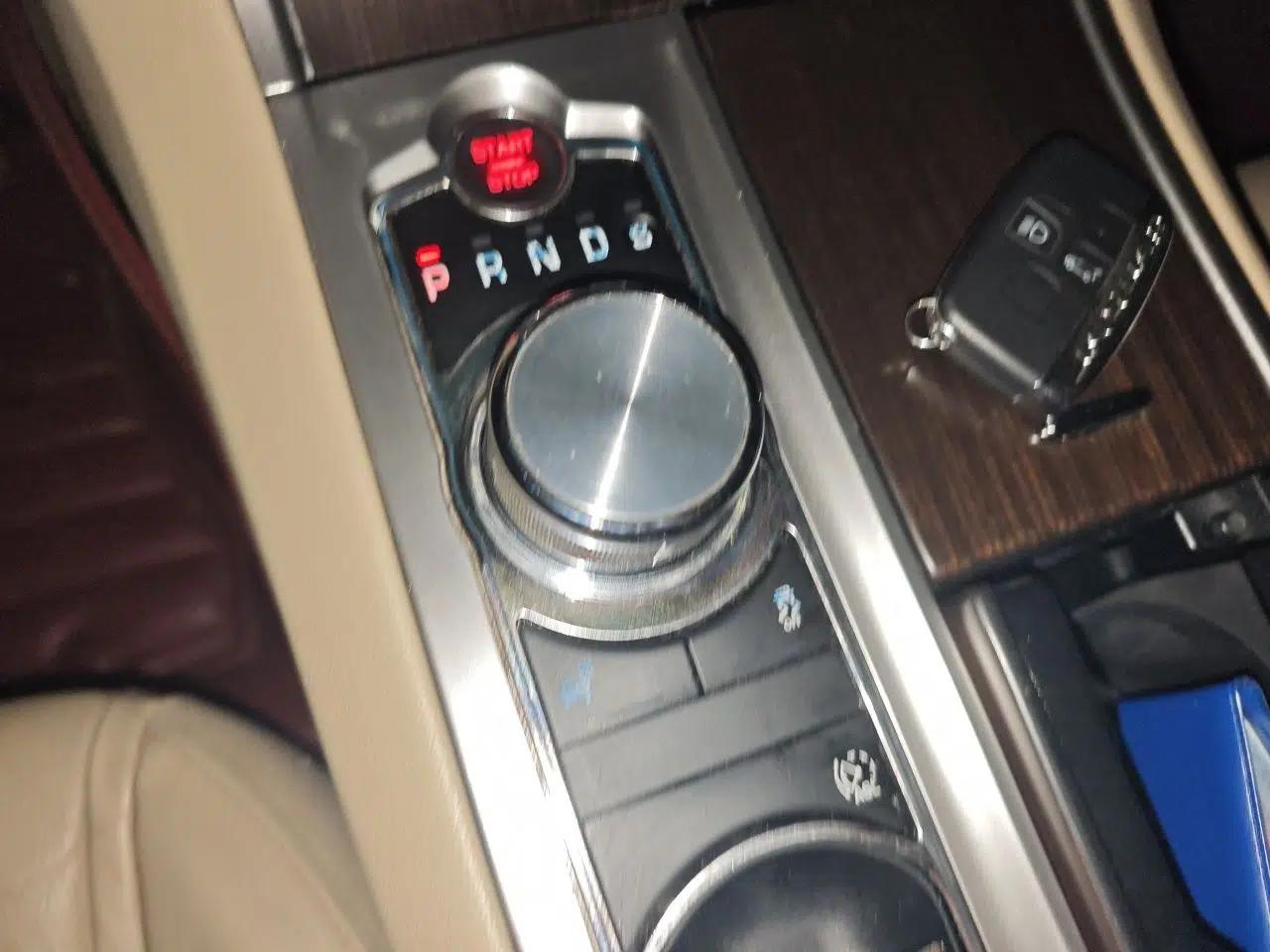 Jaguar XF 2013 XF 2.0T Luxury Edition — миниатюра 14