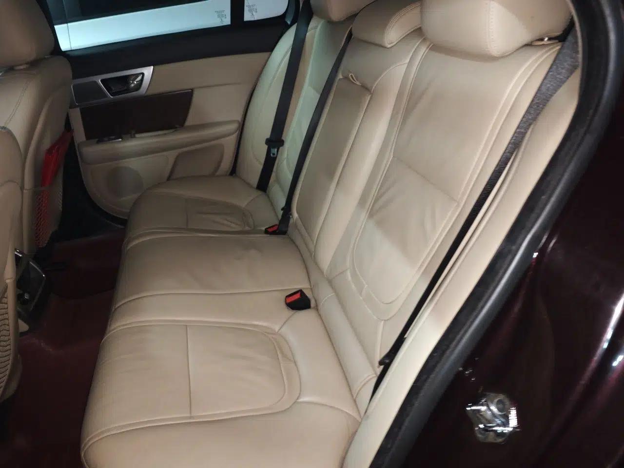 Jaguar XF 2013 XF 2.0T Luxury Edition — миниатюра 17