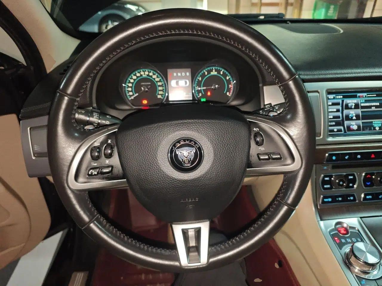 Jaguar XF 2013 XF 2.0T Luxury Edition — миниатюра 10