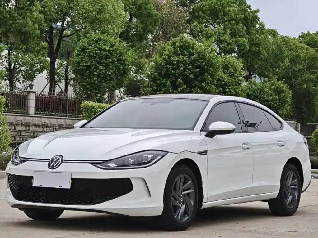 Lamando 2024 Lamando L 200TSI DSG Trendy Edition — миниатюра 1
