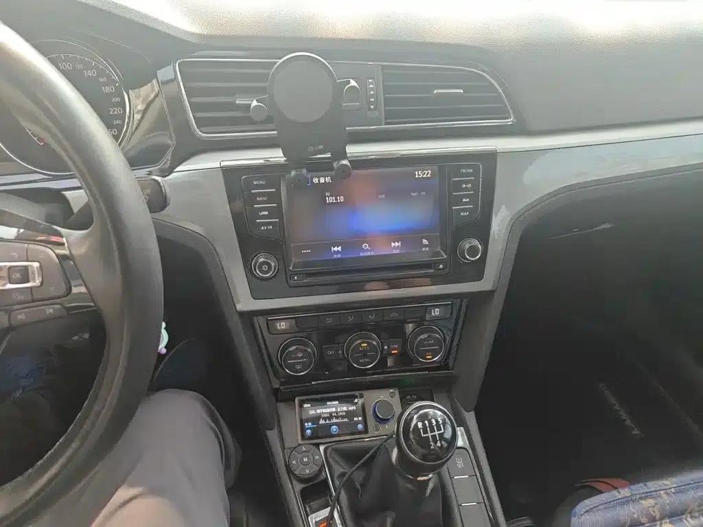 Lamando 2015 280TSI Manual Comfort Edition — миниатюра 6