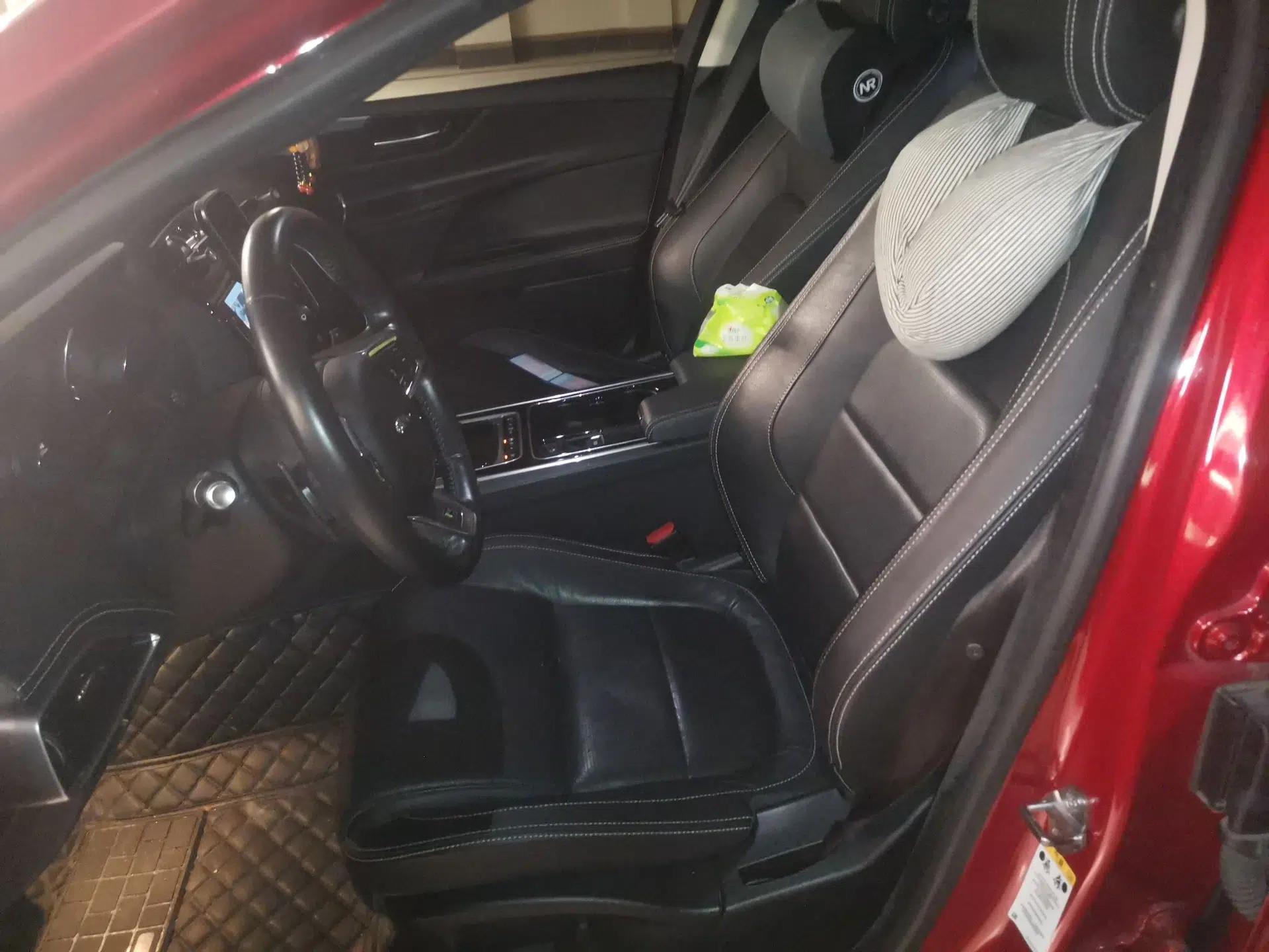 Jaguar XE 2015 2.0T 200 PS R-Sport — миниатюра 15