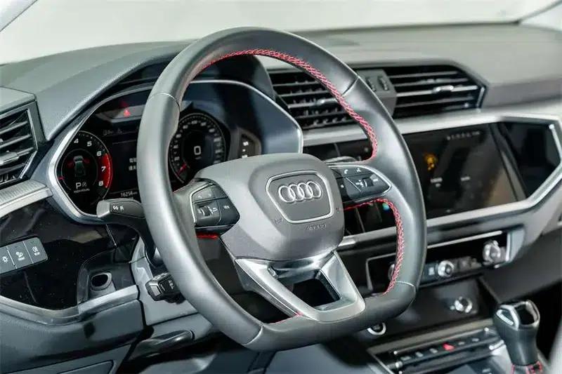 Audi Q3 2023 40 TFSI RS Package Sport Edition — миниатюра 15