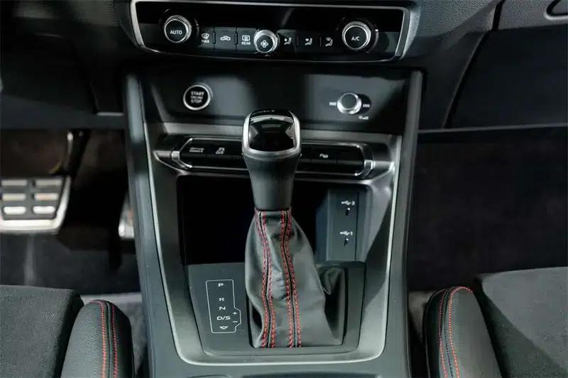 Audi Q3 2023 40 TFSI RS Package Sport Edition — миниатюра 18