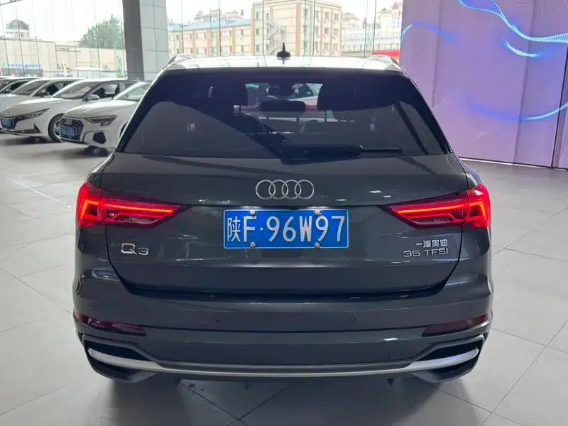 Audi Q3 2023 35 TFSI Fashion Dynamic Edition — миниатюра 3