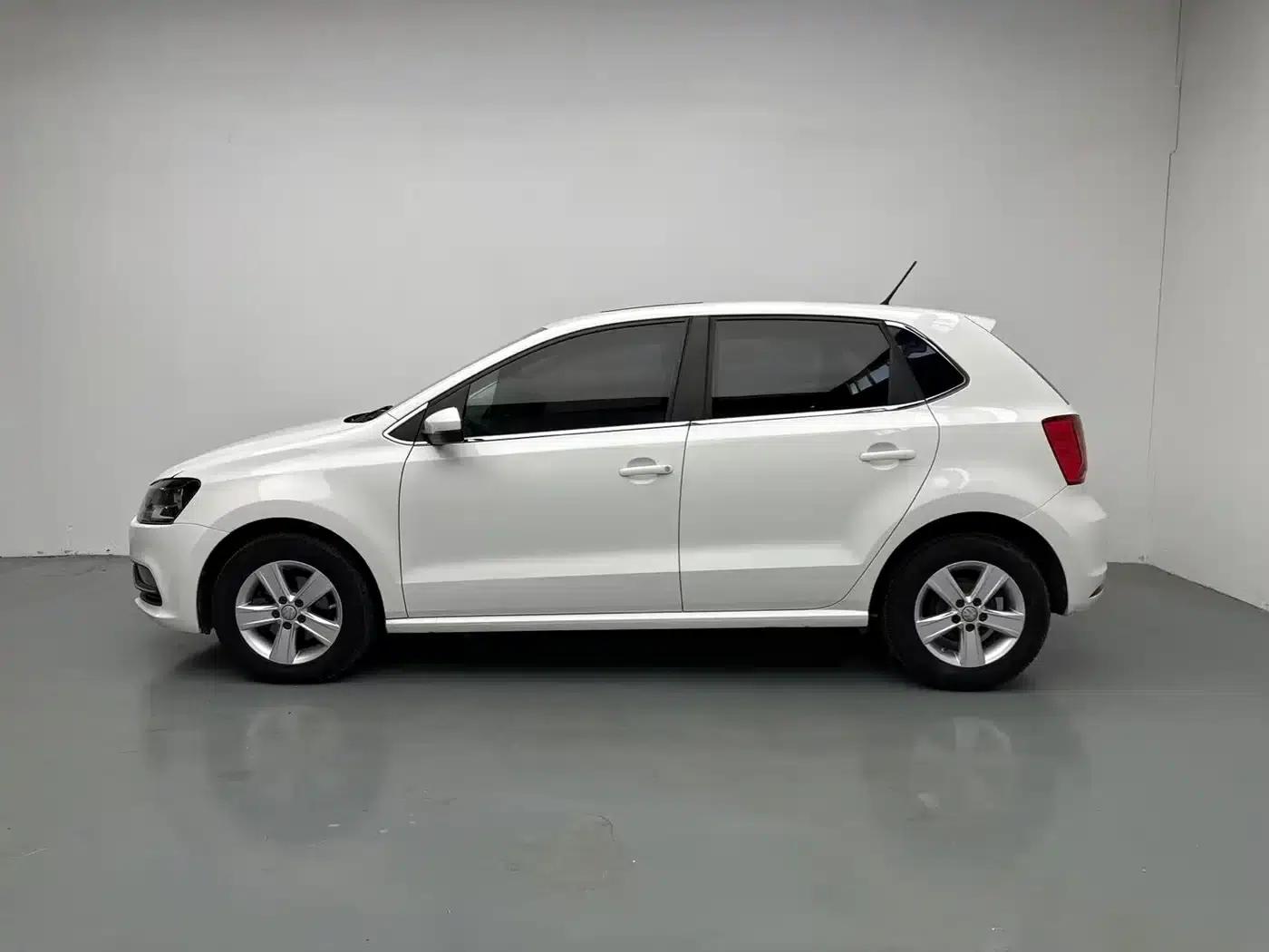 2016 Polo 1.4L Manual Fashion Edition — миниатюра 3