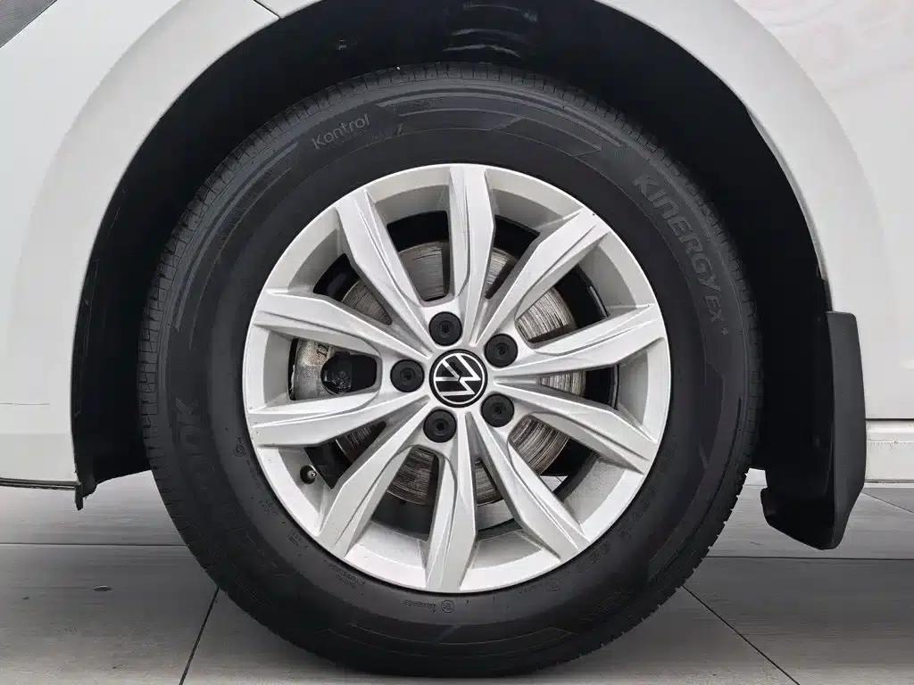 2023 Polo Plus 1.5L Automatic Colorful Technology Edition — миниатюра 17