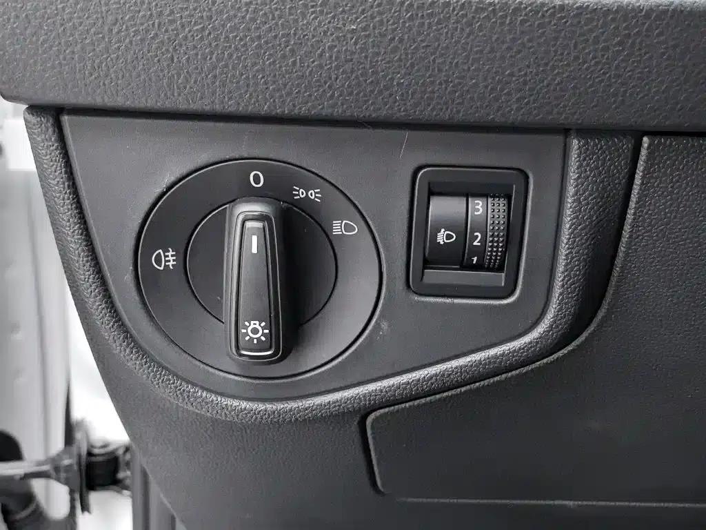 2023 Polo Plus 1.5L Automatic Colorful Technology Edition — миниатюра 21