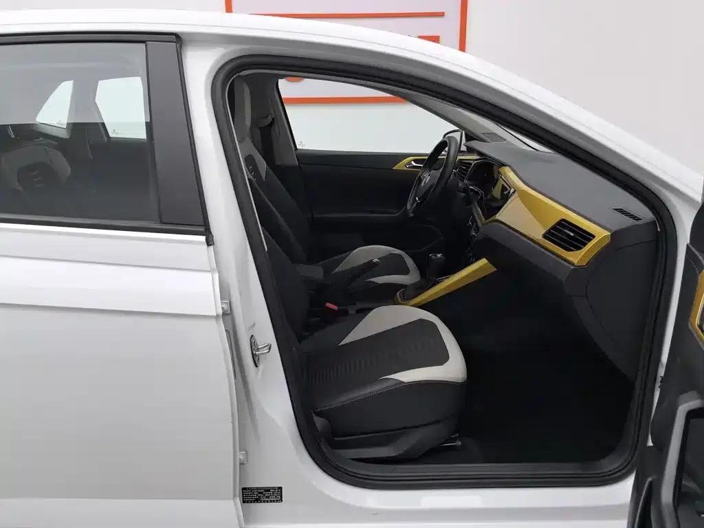 2023 Polo Plus 1.5L Automatic Colorful Technology Edition — миниатюра 23