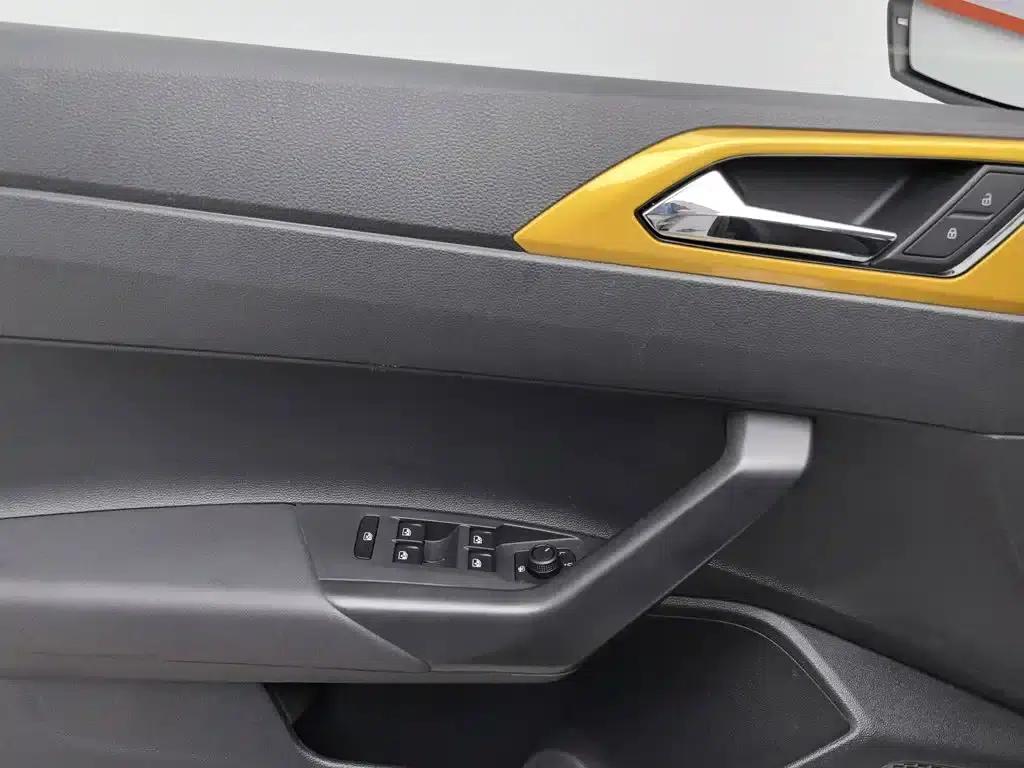 2023 Polo Plus 1.5L Automatic Colorful Technology Edition — миниатюра 9