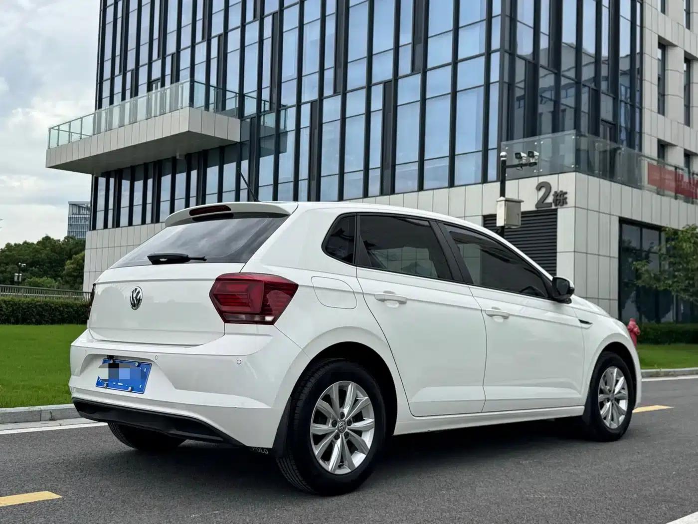 2019 Polo Plus 1.5L Automatic Colorful Technology Edition — миниатюра 2