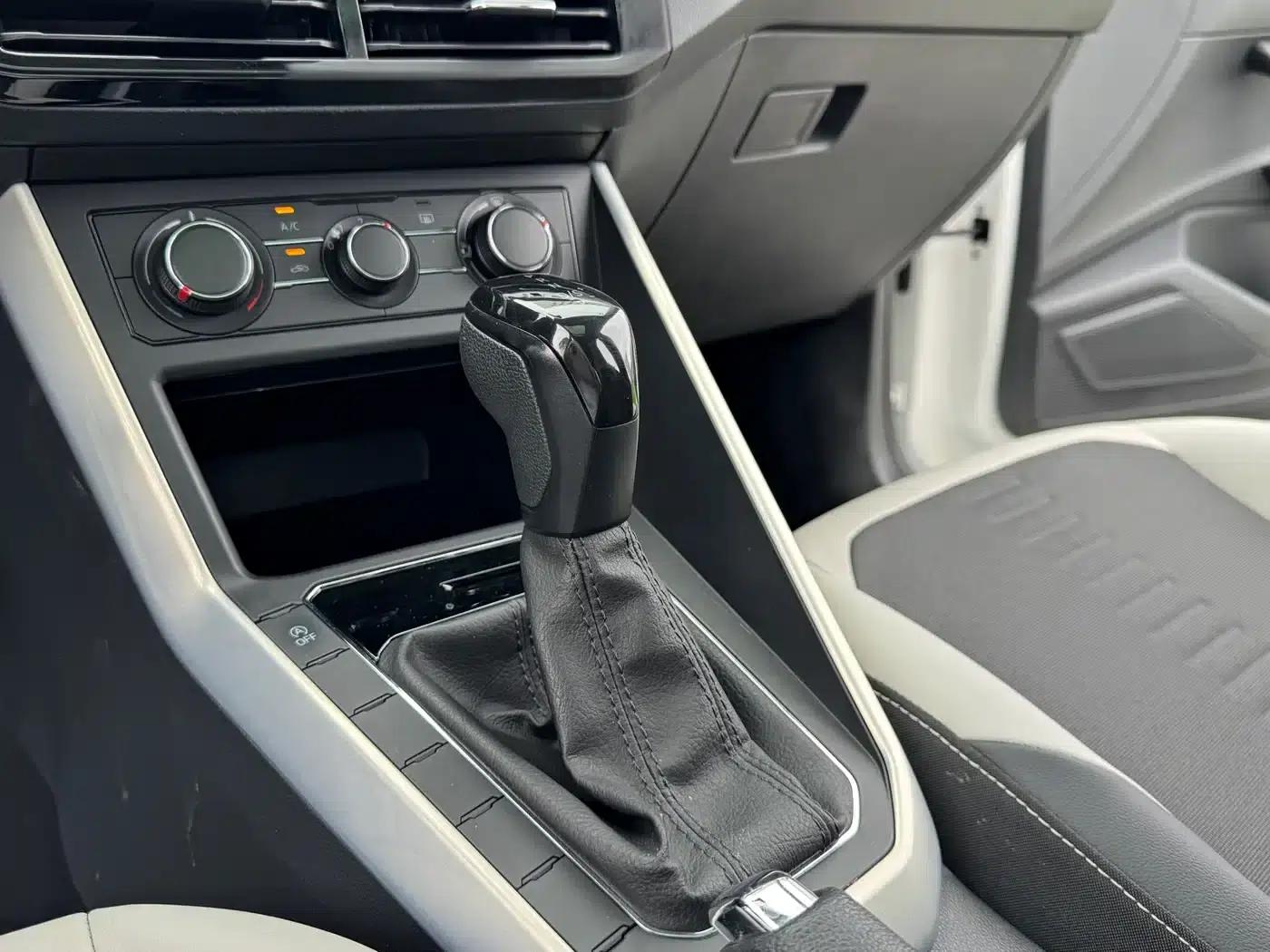 2019 Polo Plus 1.5L Automatic Colorful Technology Edition — миниатюра 20