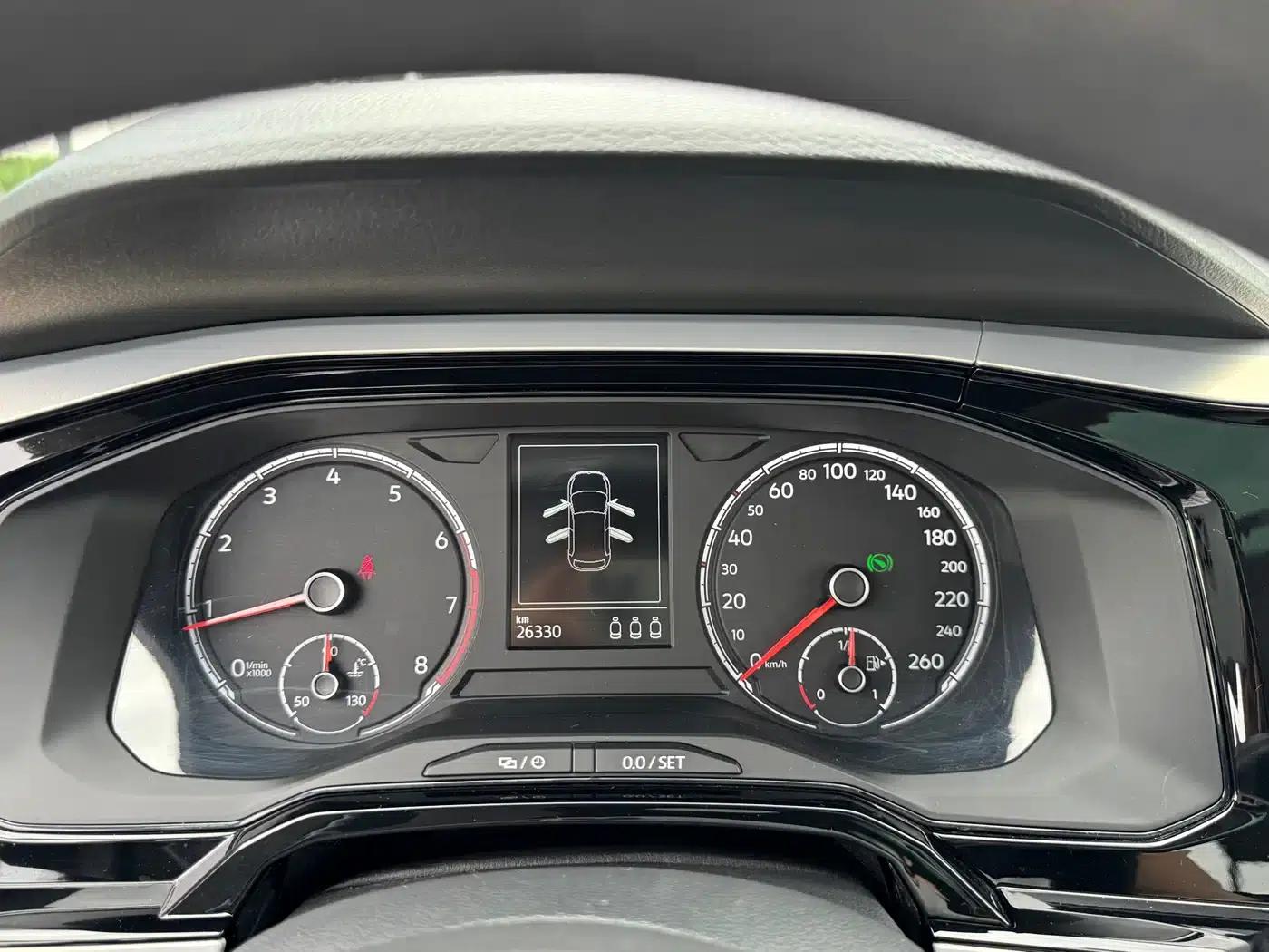 2019 Polo Plus 1.5L Automatic Colorful Technology Edition — миниатюра 22