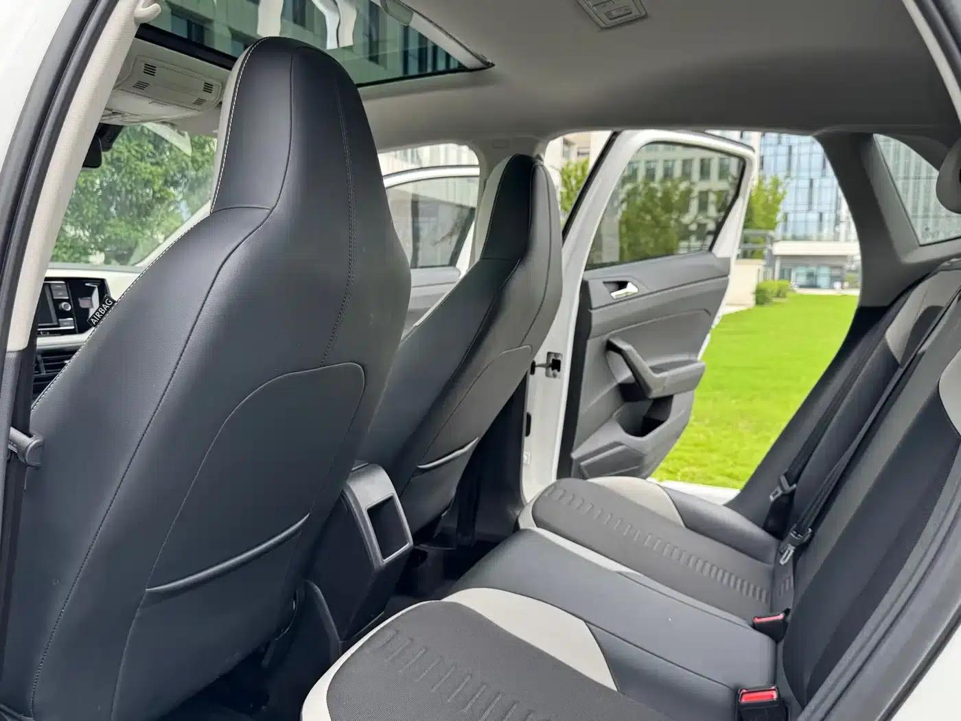 2019 Polo Plus 1.5L Automatic Colorful Technology Edition — миниатюра 23