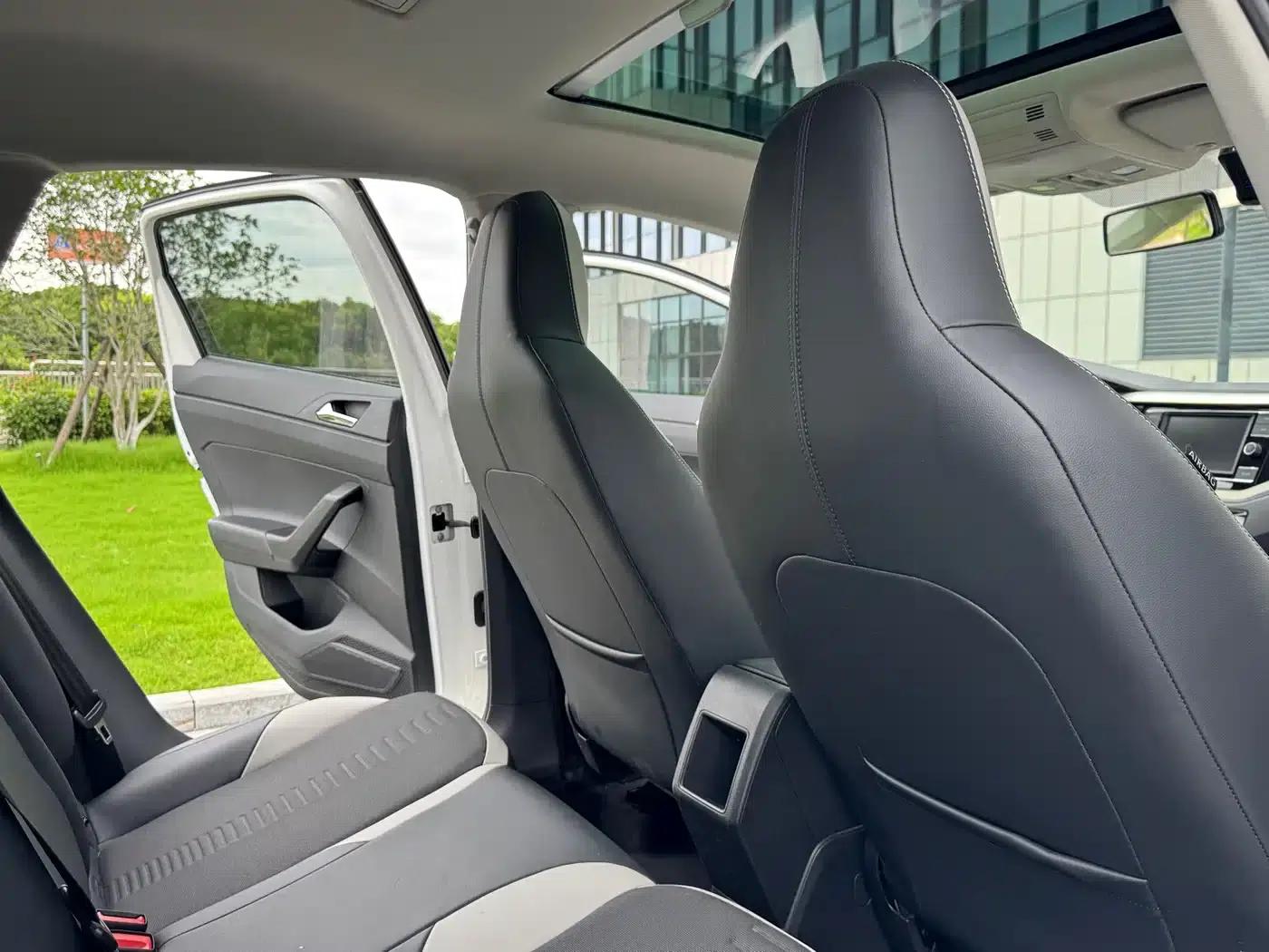 2019 Polo Plus 1.5L Automatic Colorful Technology Edition — миниатюра 24