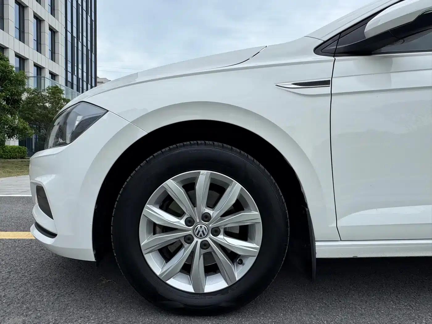 2019 Polo Plus 1.5L Automatic Colorful Technology Edition — миниатюра 9