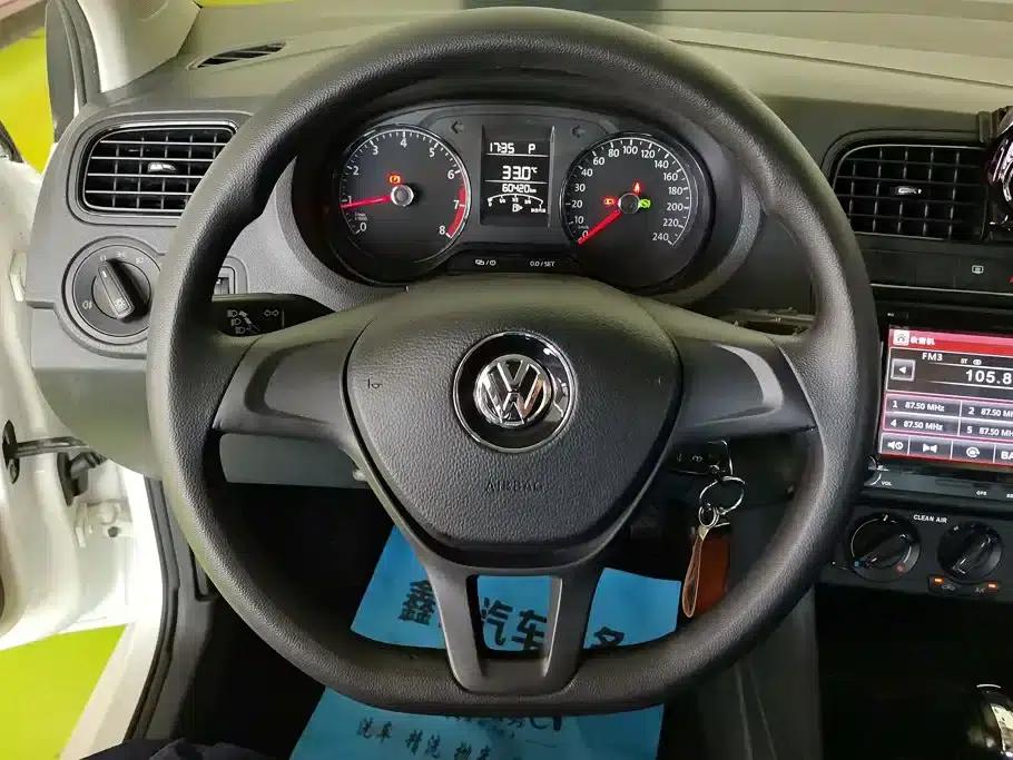 2016 Polo 1.4L Automatic Fashion Edition — миниатюра 15