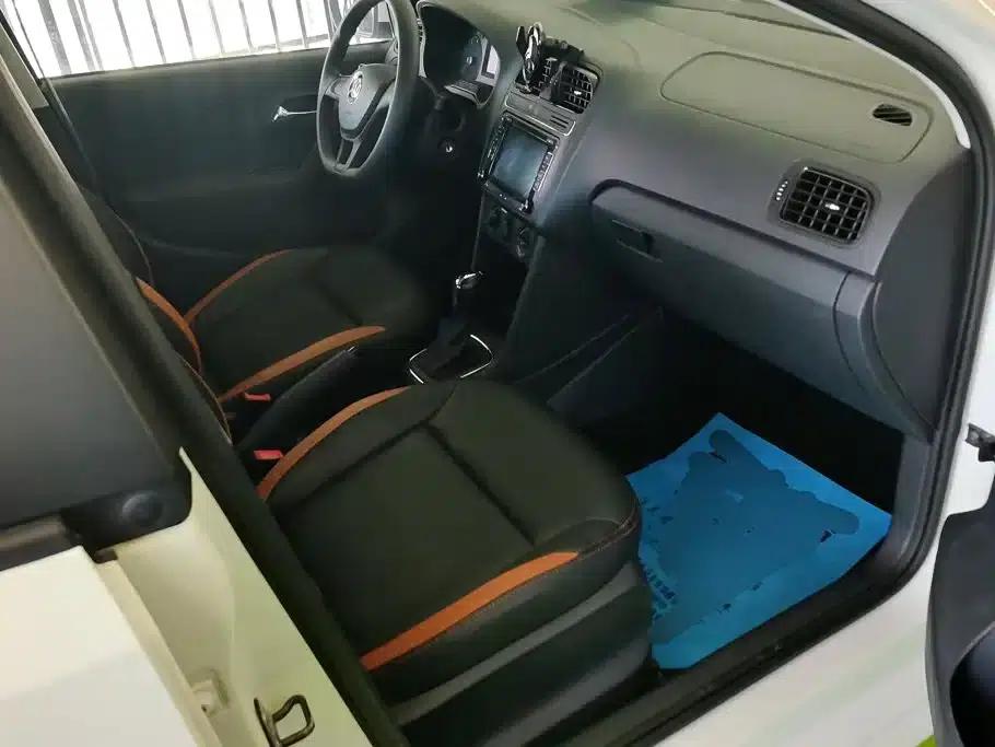 2016 Polo 1.4L Automatic Fashion Edition — миниатюра 8