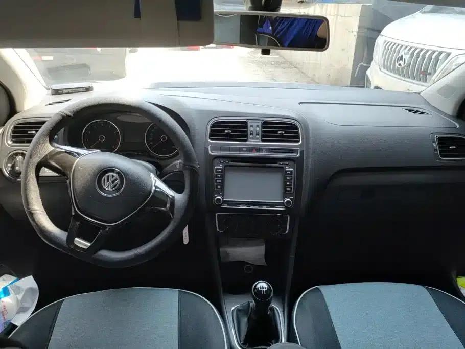 2014 Polo 1.6L Manual Comfort Edition — миниатюра 12